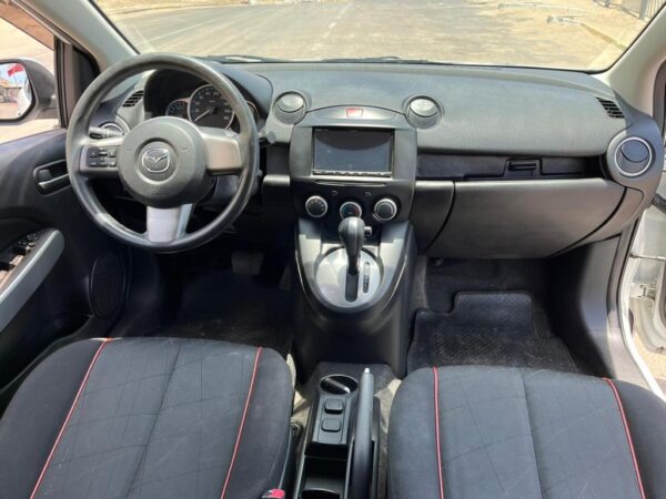 Mazda demio (VENDIDO)