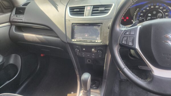 Suzuki Swift   (VENDIDO)